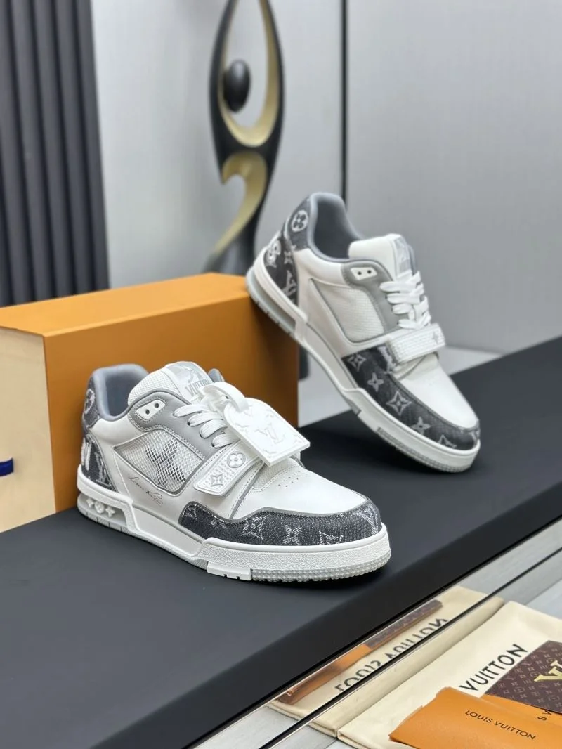 Louis Vuitton Trainer Sneaker Refined 33252