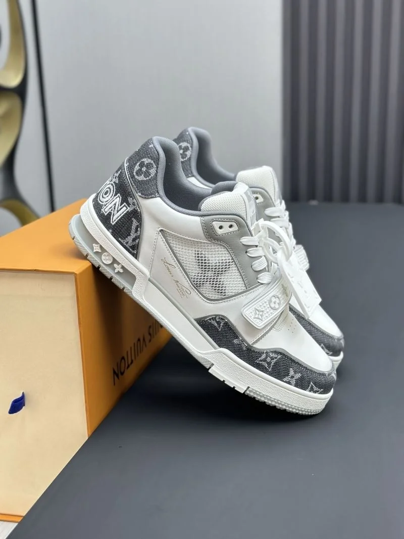 Louis Vuitton Trainer Sneaker Refined 33252
