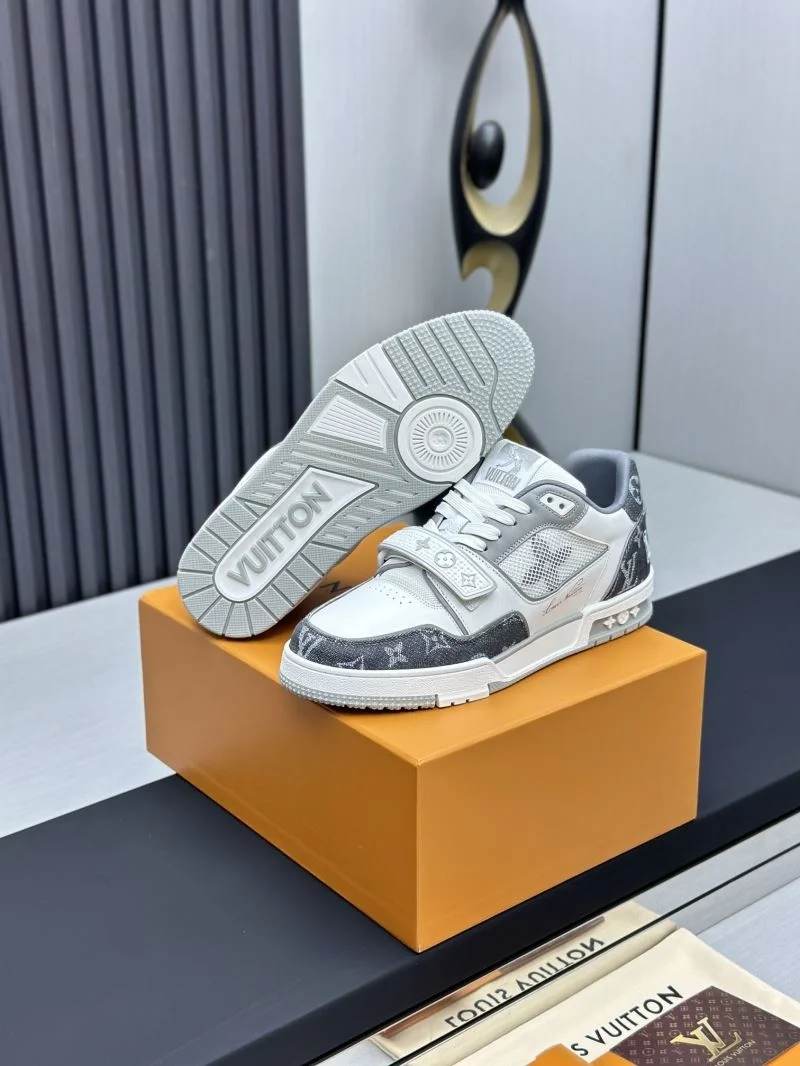 Louis Vuitton Trainer Sneaker Refined 33252