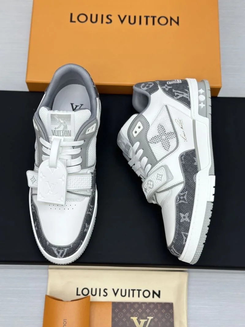 Louis Vuitton Trainer Sneaker Refined 33252