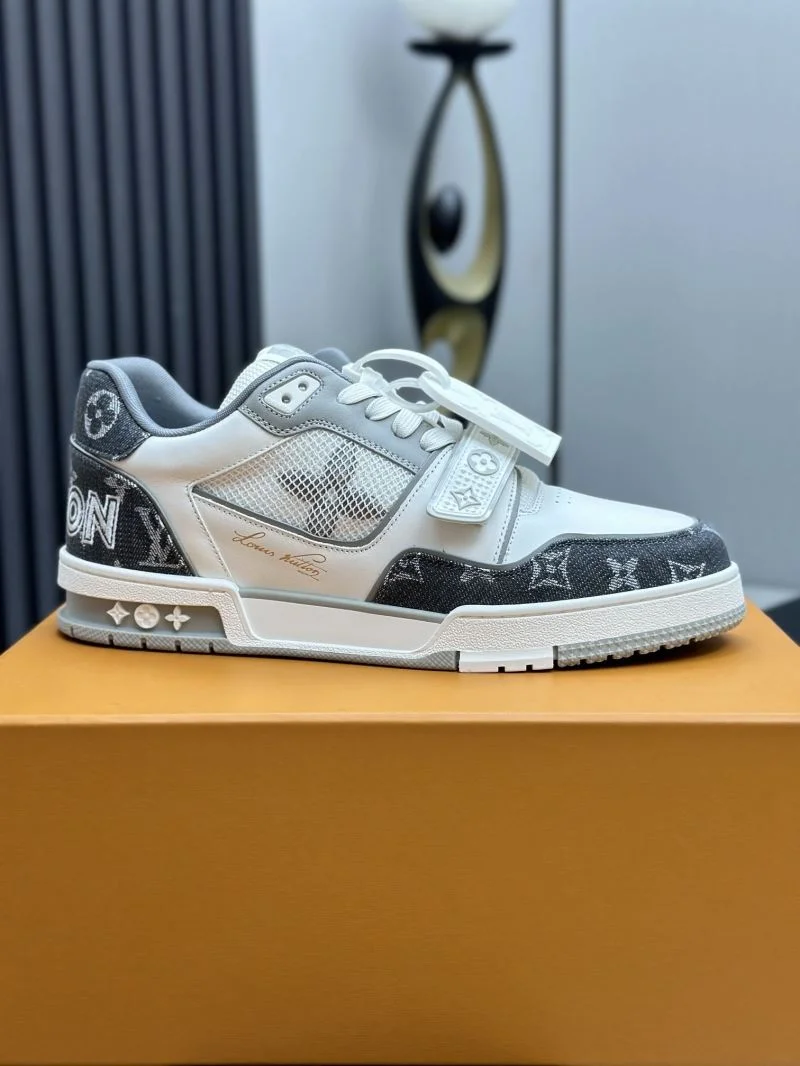 Louis Vuitton Trainer Sneaker Refined 33252