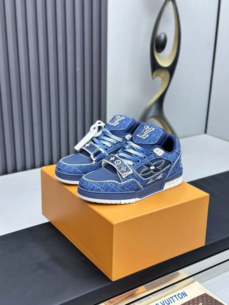 Louis Vuitton Trainer Sneaker Premium 33241