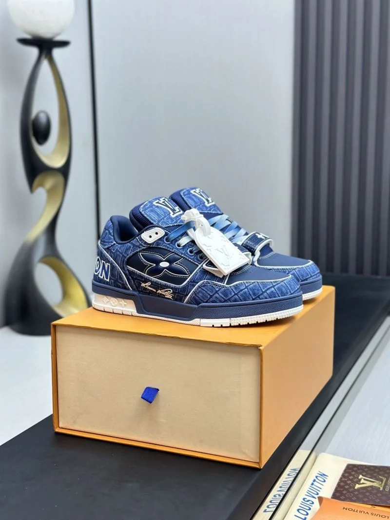 Louis Vuitton Trainer Sneaker Premium 33241