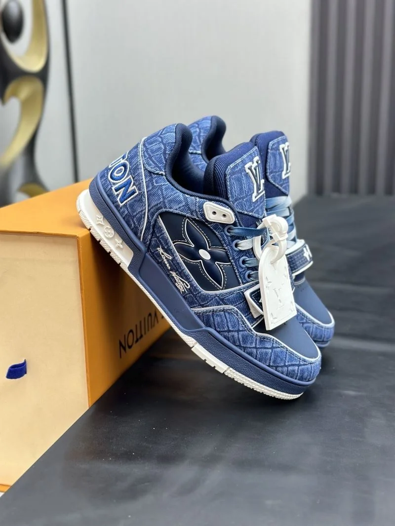 Louis Vuitton Trainer Sneaker Premium 33241