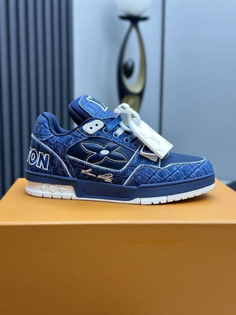 Louis Vuitton Trainer Sneaker Premium 33241