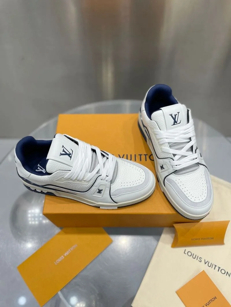 Cozy Louis Vuitton Trainer Sneaker 31059