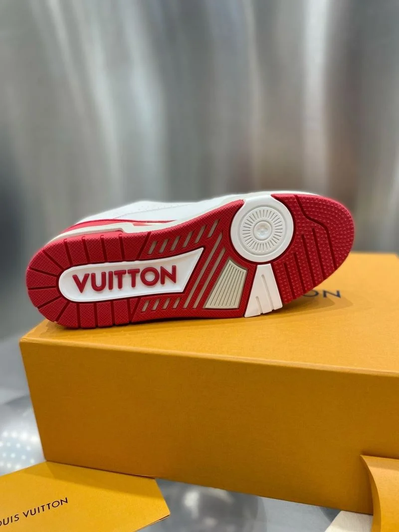 Effortless Louis Vuitton Trainer Sneaker 31037