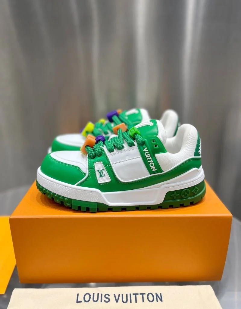EyeCatching Louis Vuitton Trainer Sneaker 31038
