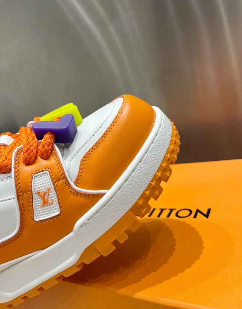 Trendy Louis Vuitton Trainer Sneaker 31030