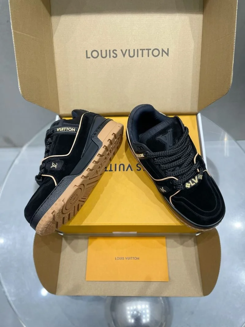 Louis Vuitton Trainer Sneaker Unique 31051