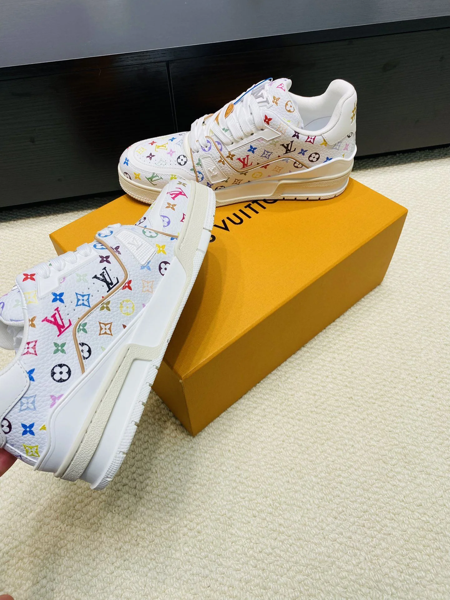 Louis Vuitton Trainer Sneaker Vibrant 31024