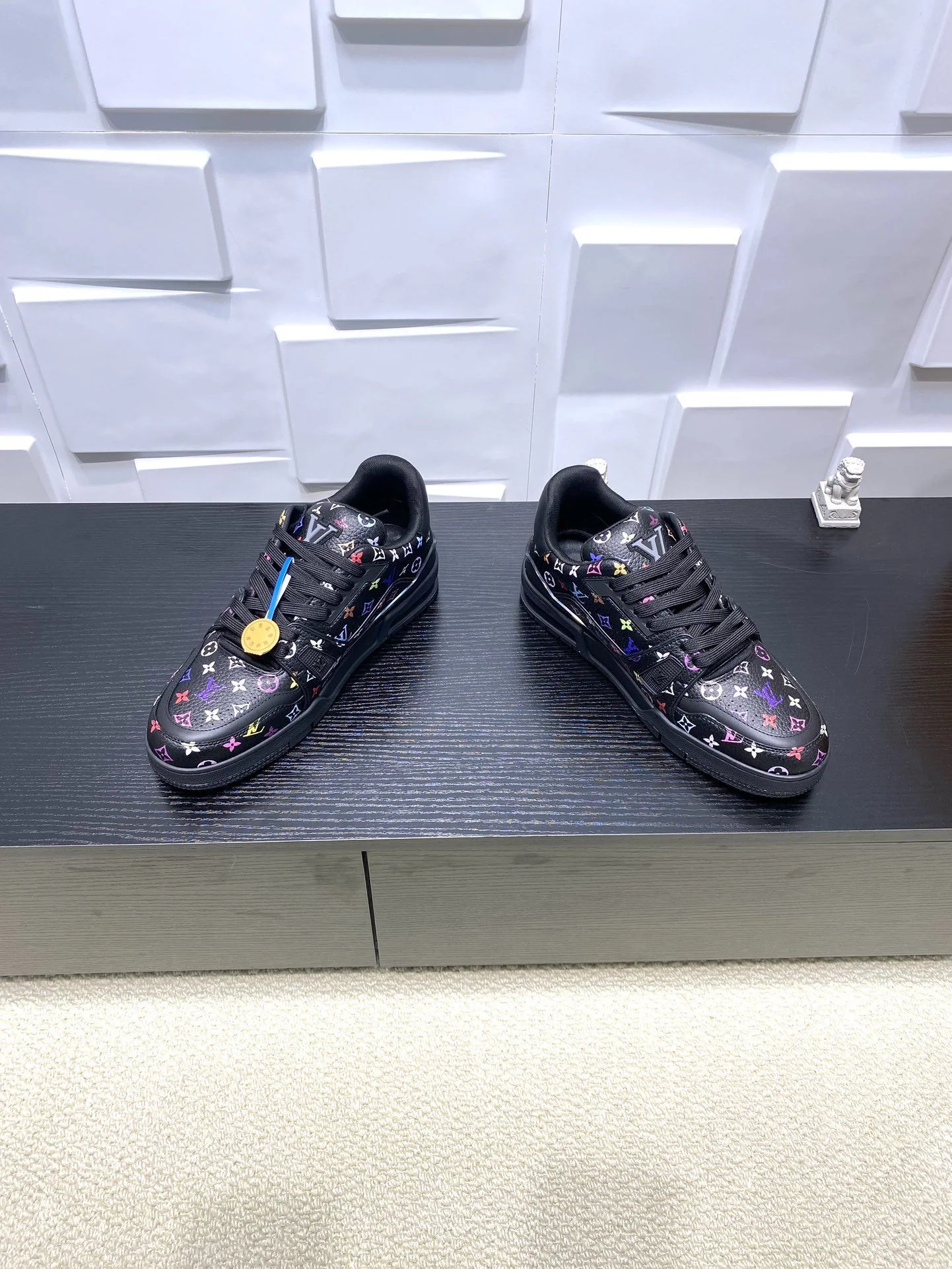 Louis Vuitton Trainer Sneaker Comfortable 31026