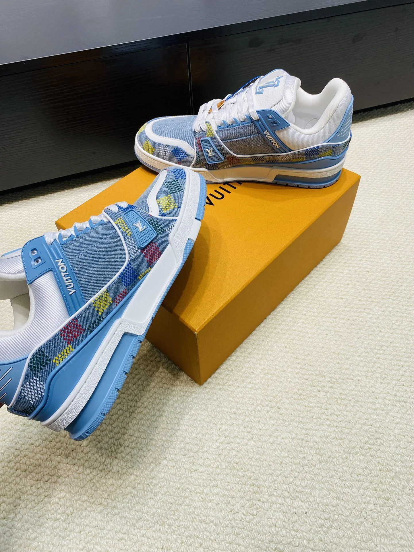 Louis Vuitton Trainer Sneaker Reliable 31022