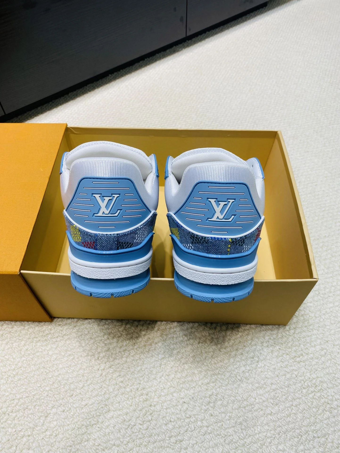 Louis Vuitton Trainer Sneaker Reliable 31022