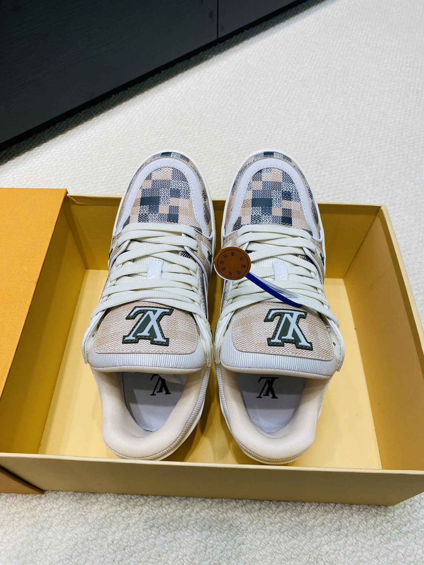 Louis Vuitton Trainer Sneaker FashionForward 31018