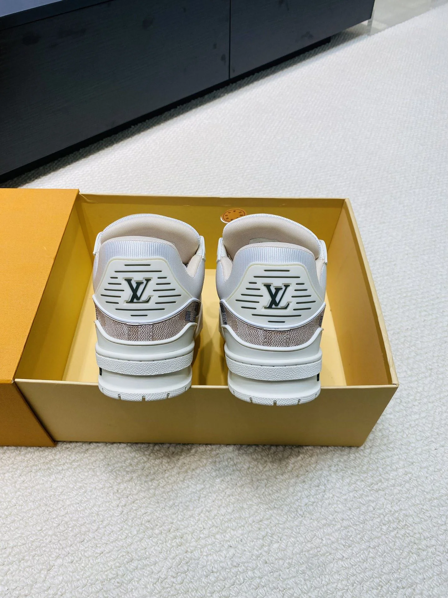 Louis Vuitton Trainer Sneaker FashionForward 31018