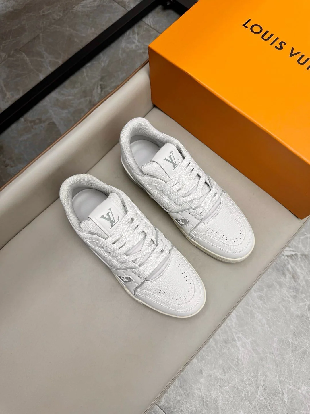 Louis Vuitton Trainer Sneaker Affordable 31017
