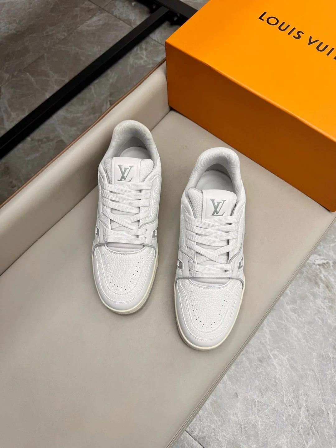 Louis Vuitton Trainer Sneaker Affordable 31017