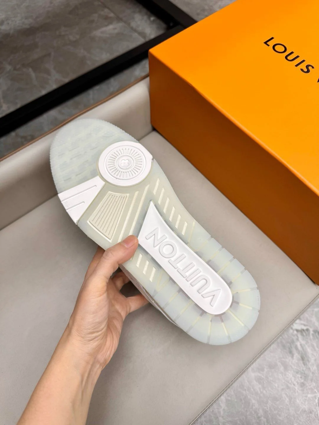Louis Vuitton Trainer Sneaker Affordable 31017