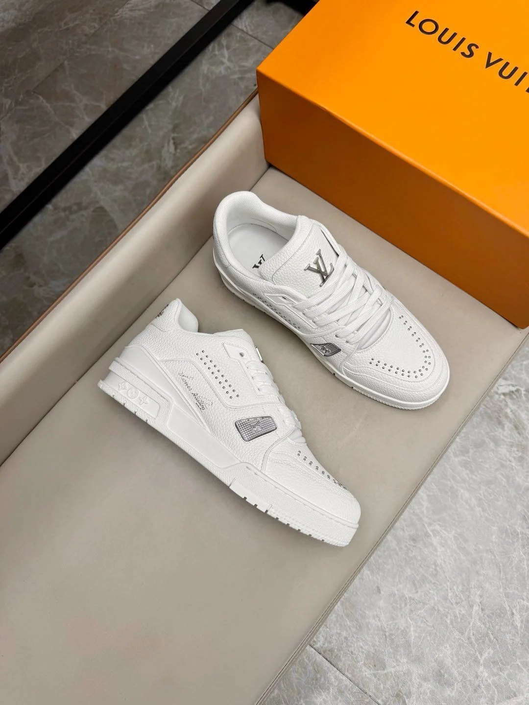 NewStyle Louis Vuitton Trainer Sneaker 31006