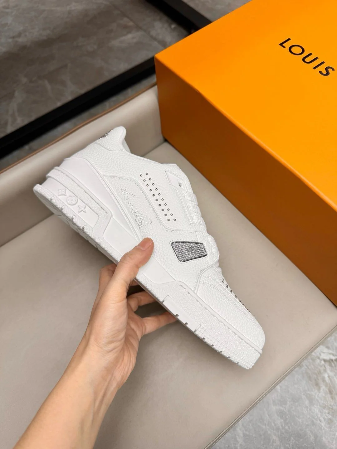 NewStyle Louis Vuitton Trainer Sneaker 31006