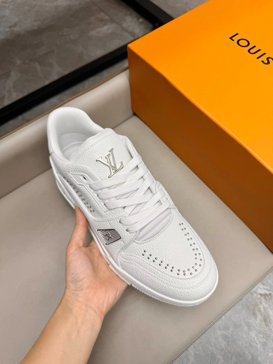 NewStyle Louis Vuitton Trainer Sneaker 31006