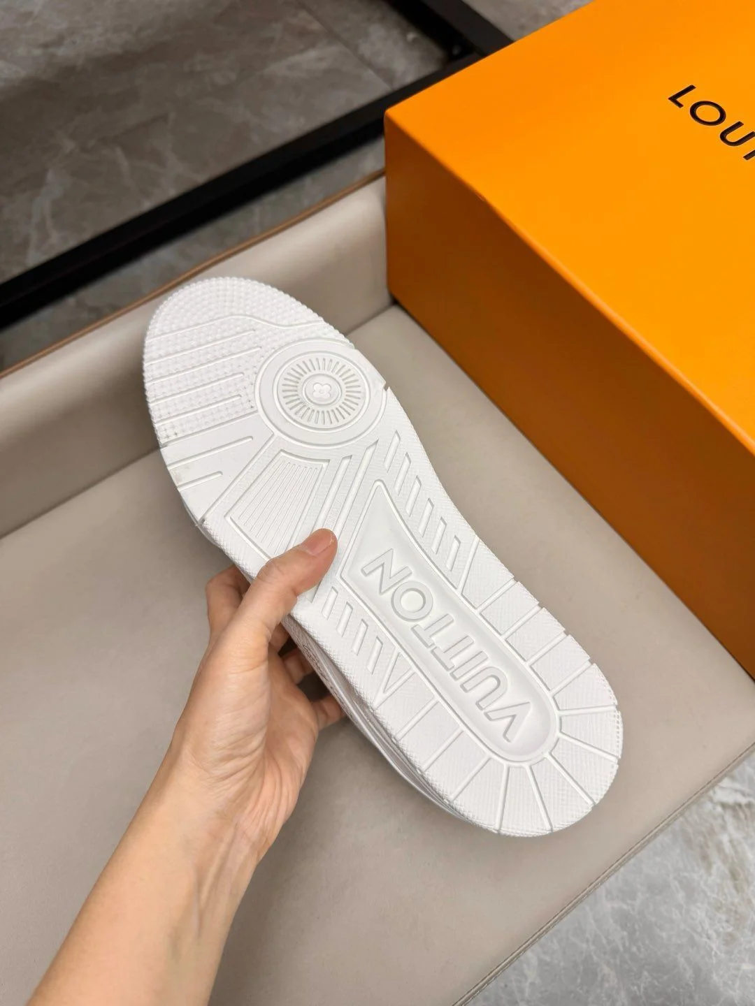 NewStyle Louis Vuitton Trainer Sneaker 31006