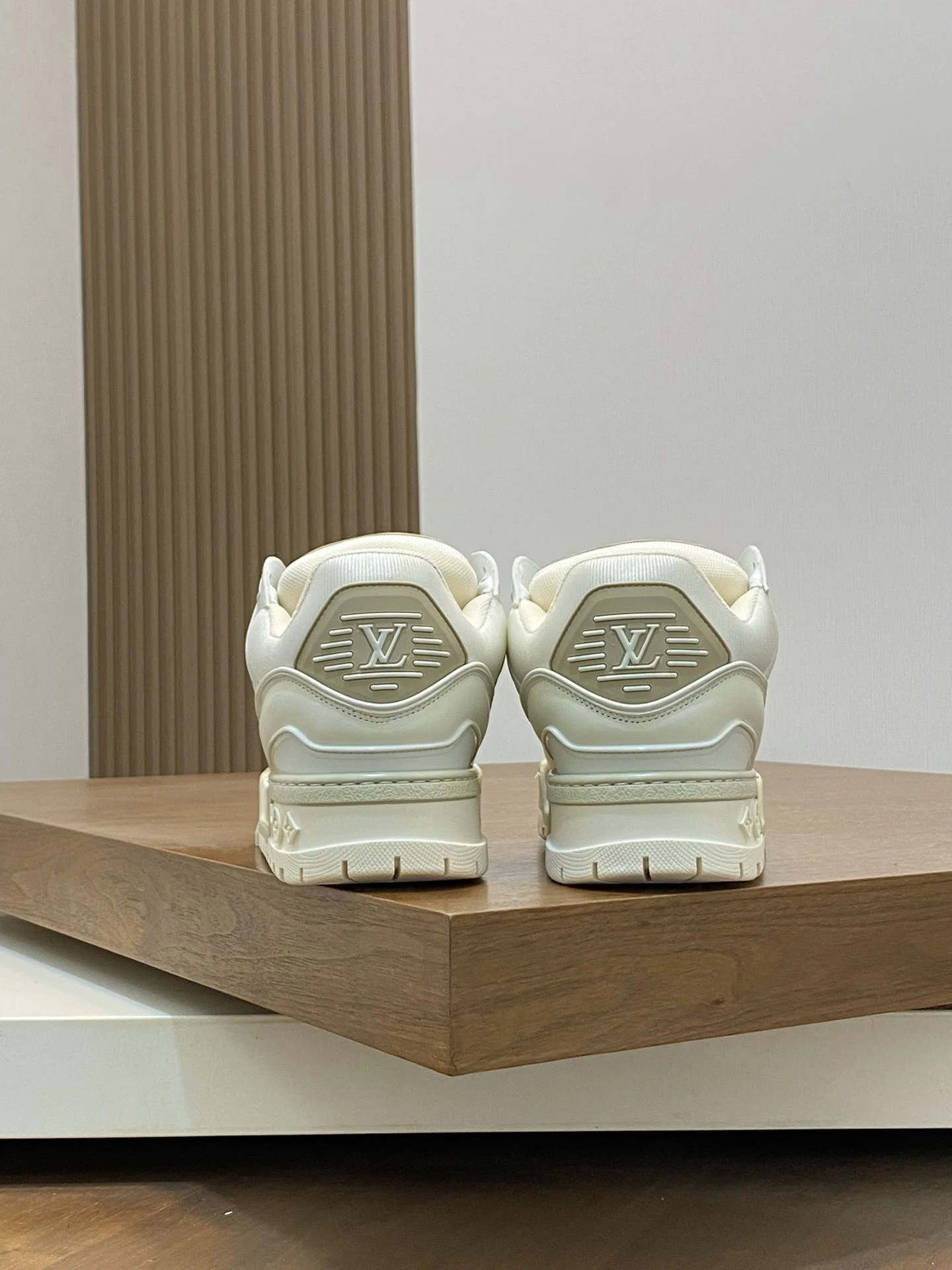 Supportive Louis Vuitton Trainer Sneaker 31010