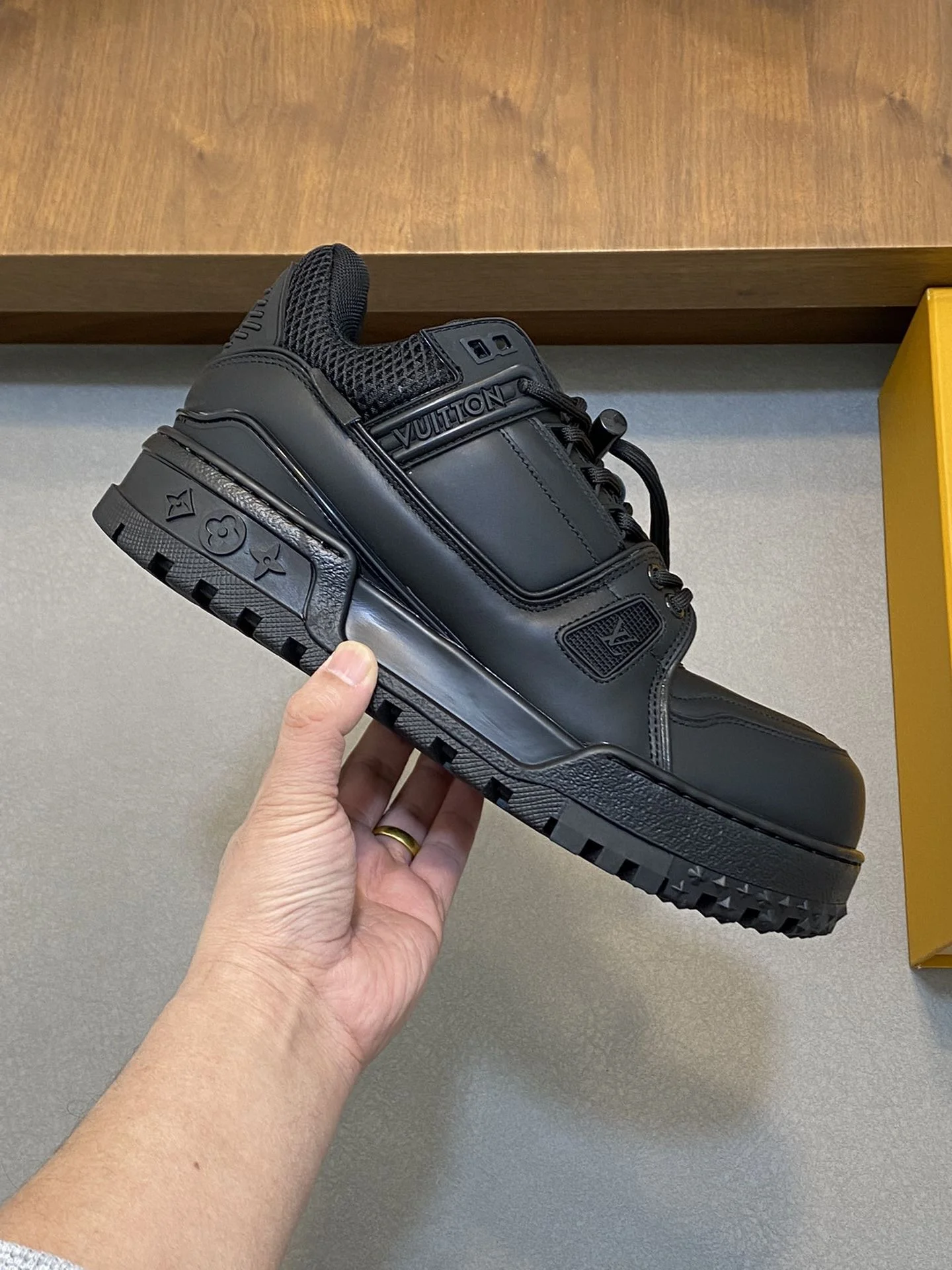 Louis Vuitton Trainer Sneaker Lightweight 30994