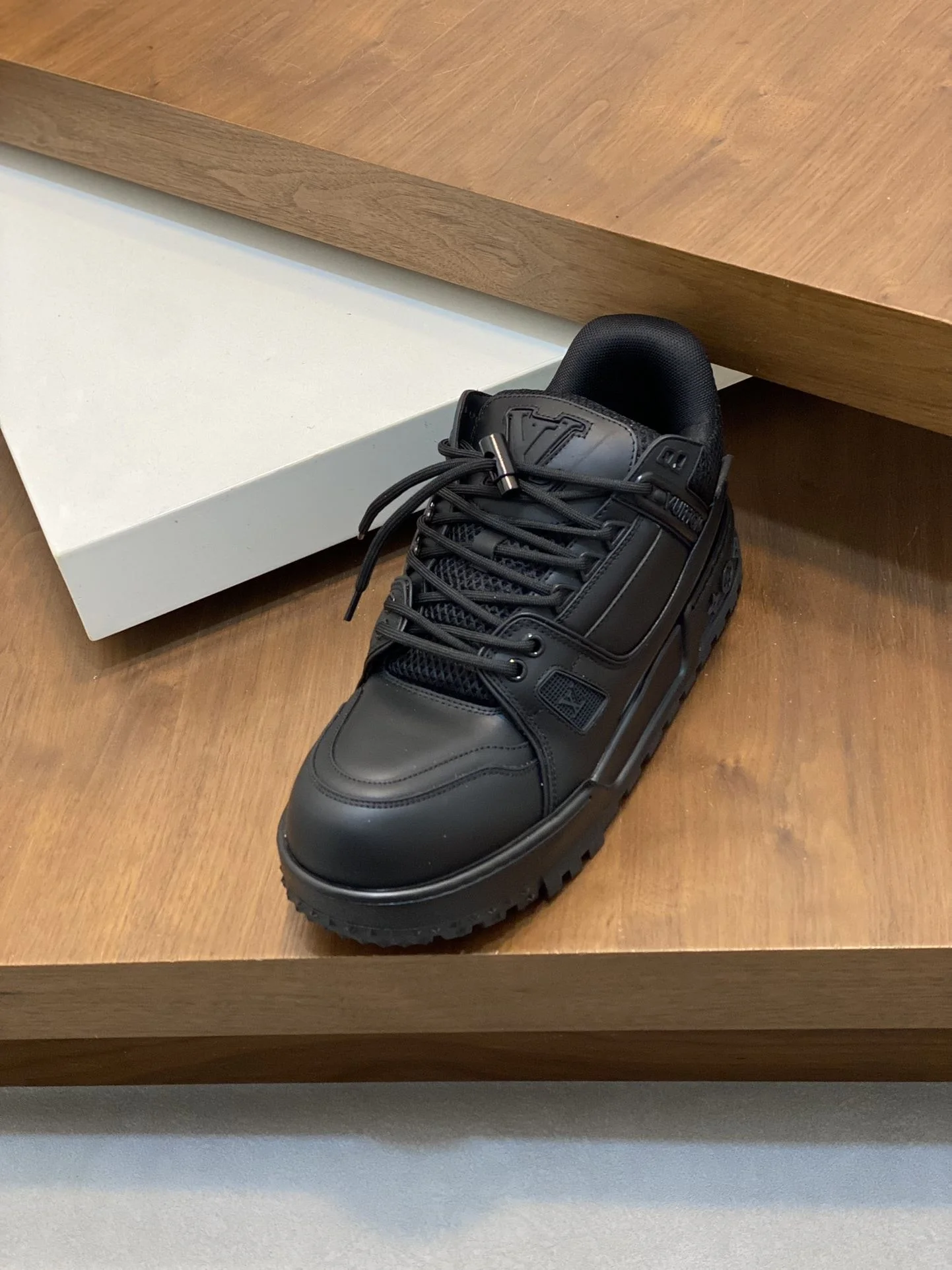 Louis Vuitton Trainer Sneaker Lightweight 30994