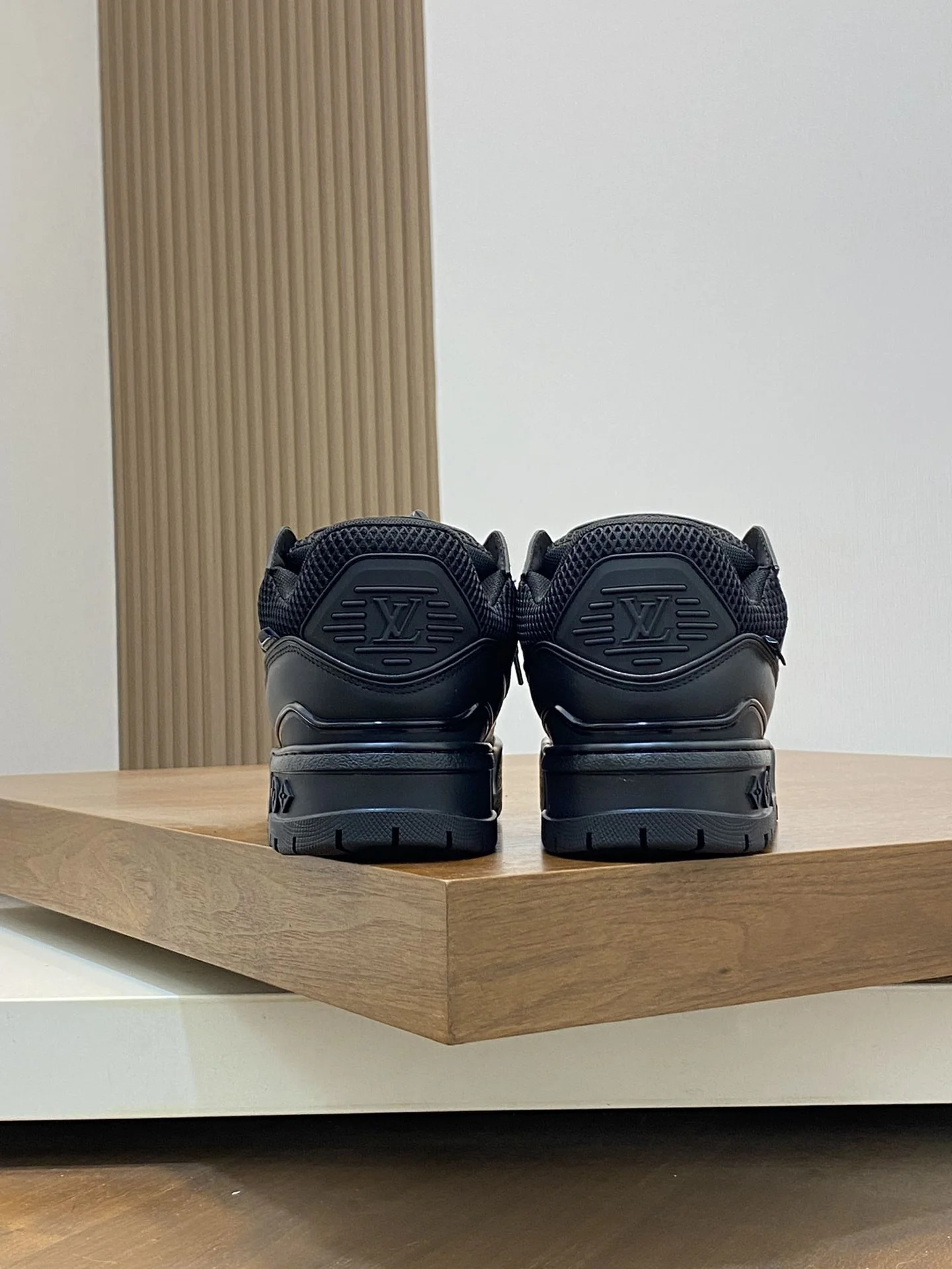 Louis Vuitton Trainer Sneaker Lightweight 30994
