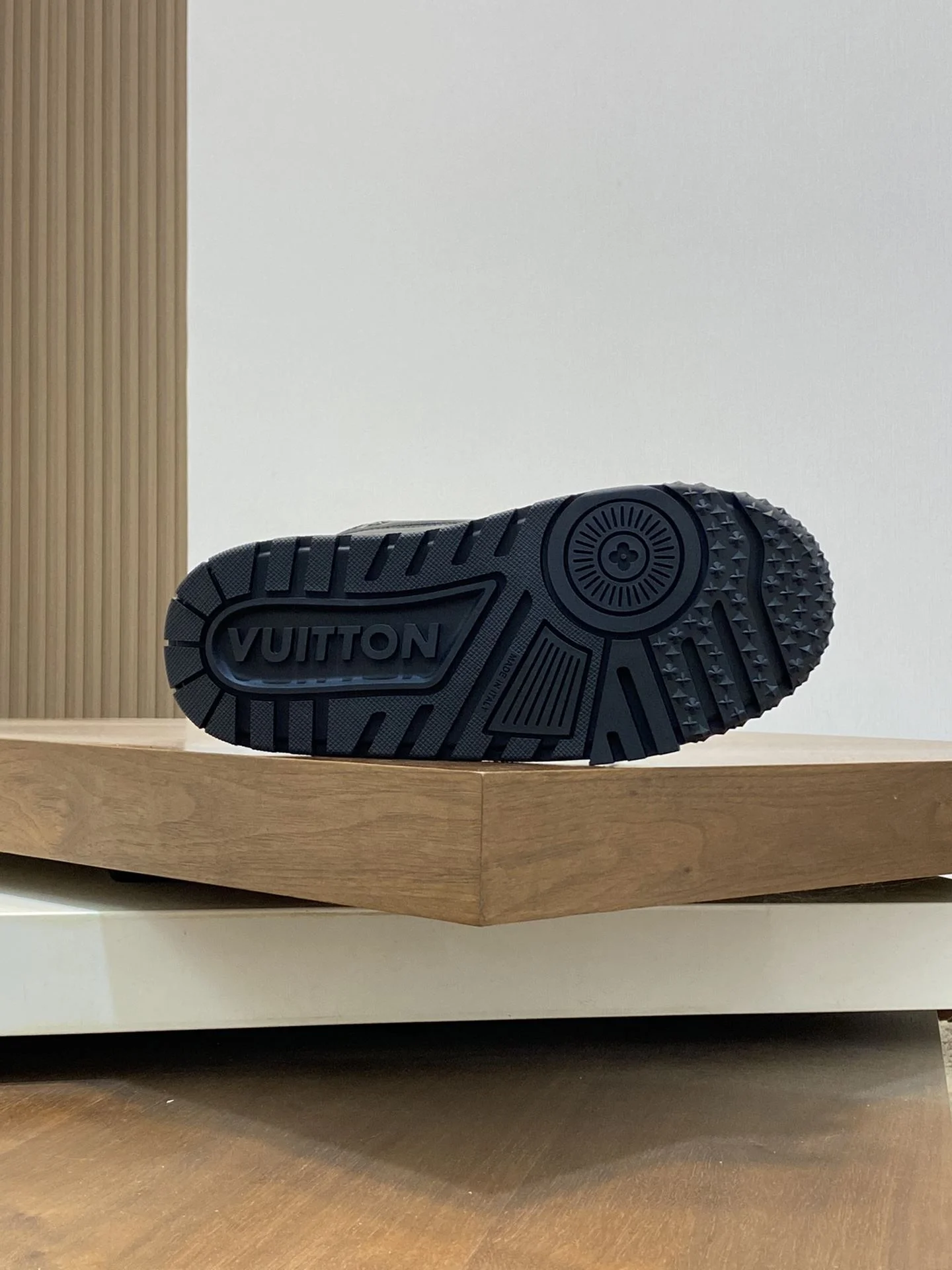 Louis Vuitton Trainer Sneaker Lightweight 30994
