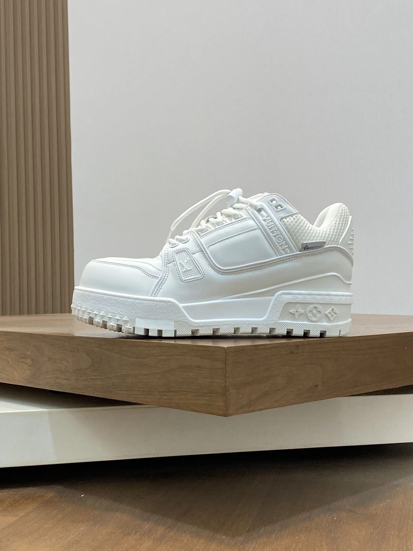 Louis Vuitton Trainer Sneaker Bold 30993