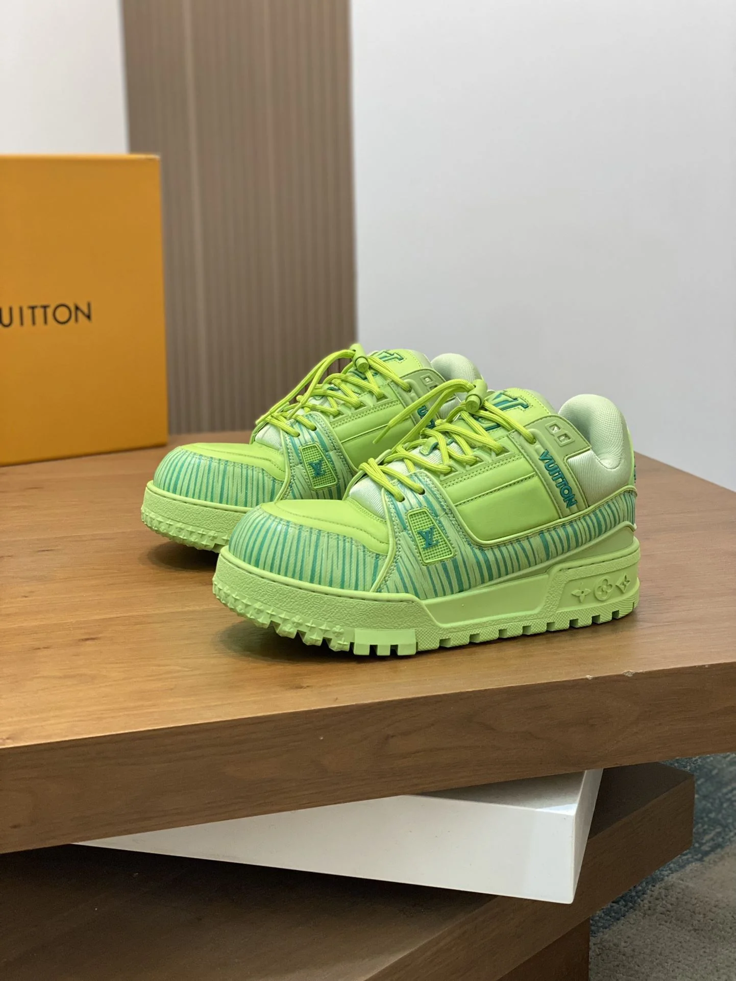 Louis Vuitton Trainer Sneaker NewStyle 31007