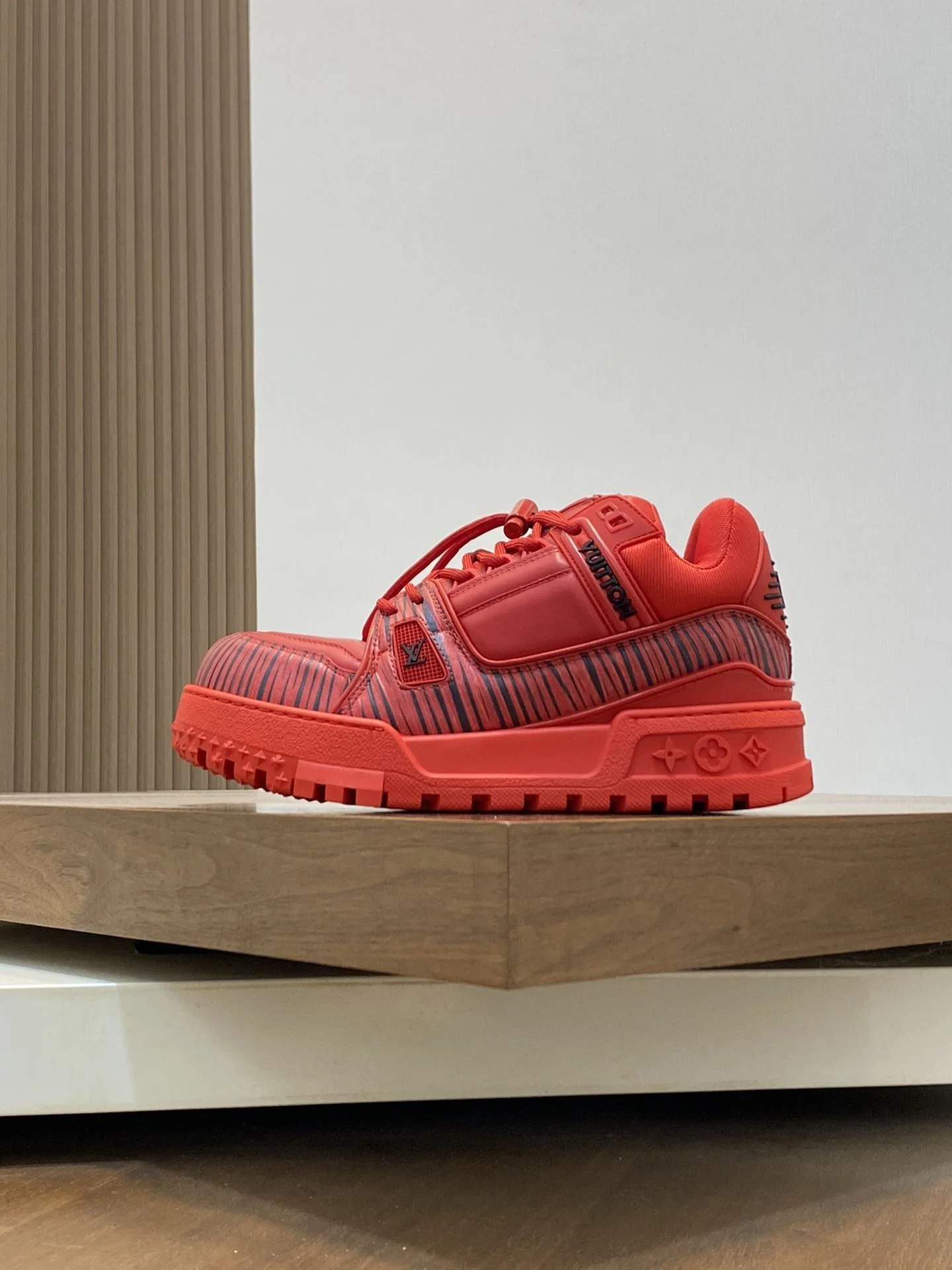 Louis Vuitton Trainer Sneaker Soft 31001