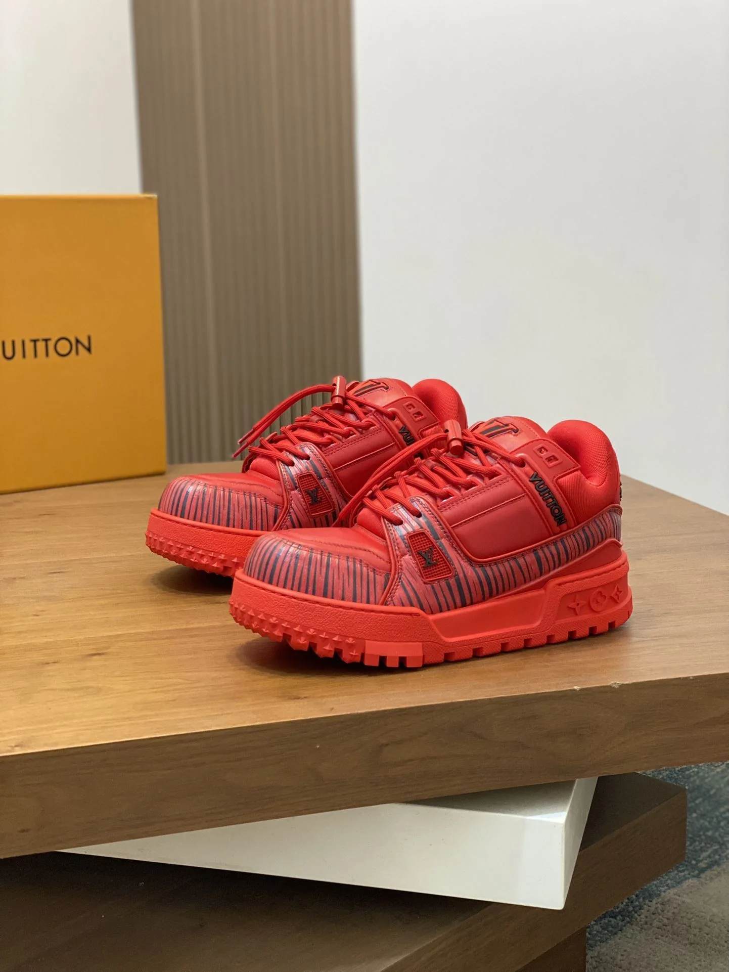 Louis Vuitton Trainer Sneaker Soft 31001
