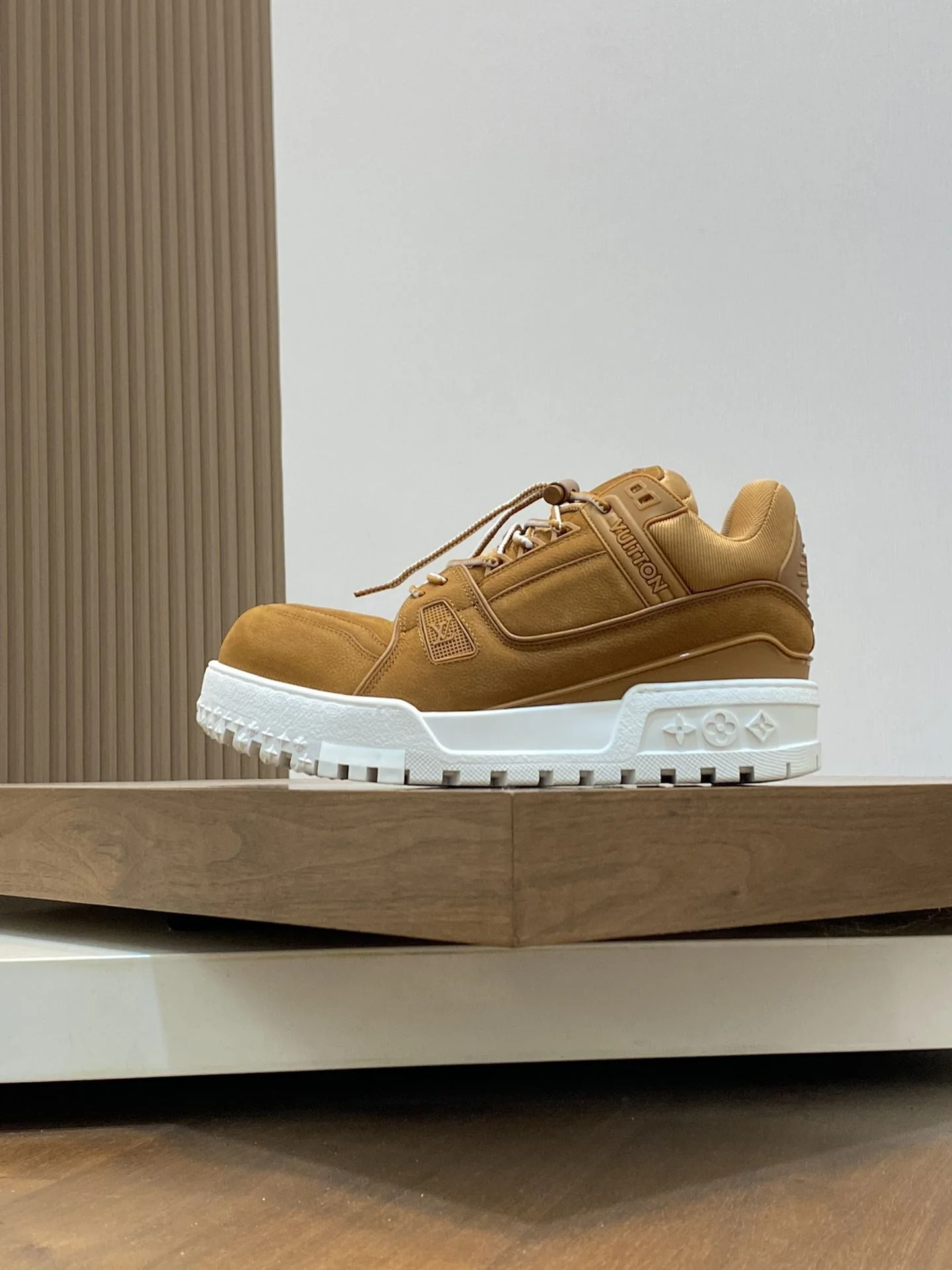 Louis Vuitton Trainer Sneaker BestValue 31011