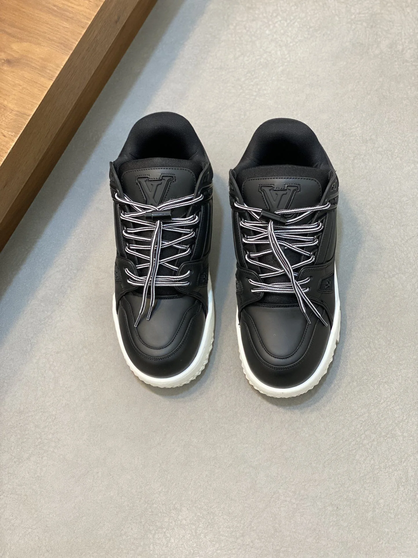 WaterResistant Louis Vuitton Trainer Sneaker 30997
