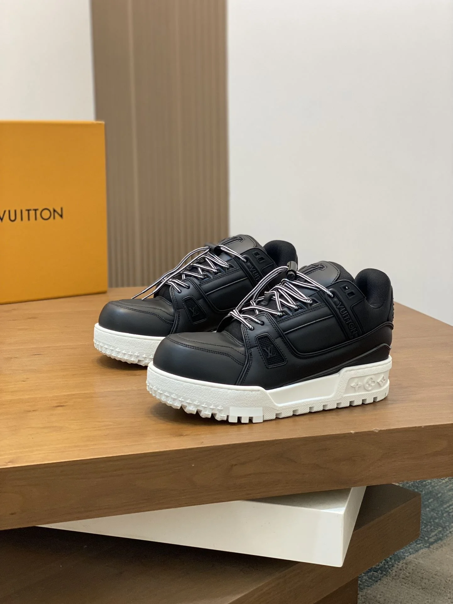 WaterResistant Louis Vuitton Trainer Sneaker 30997