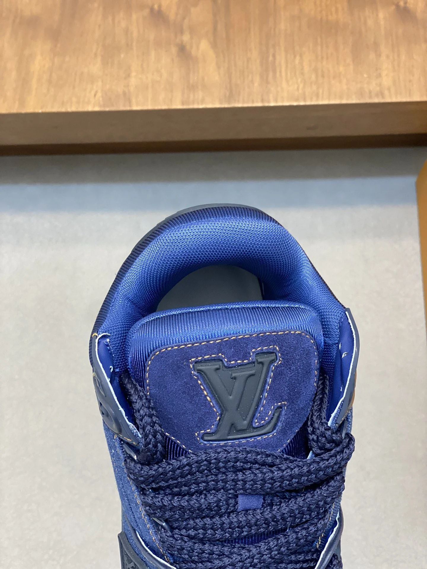 Functional Louis Vuitton Trainer Sneaker 31009