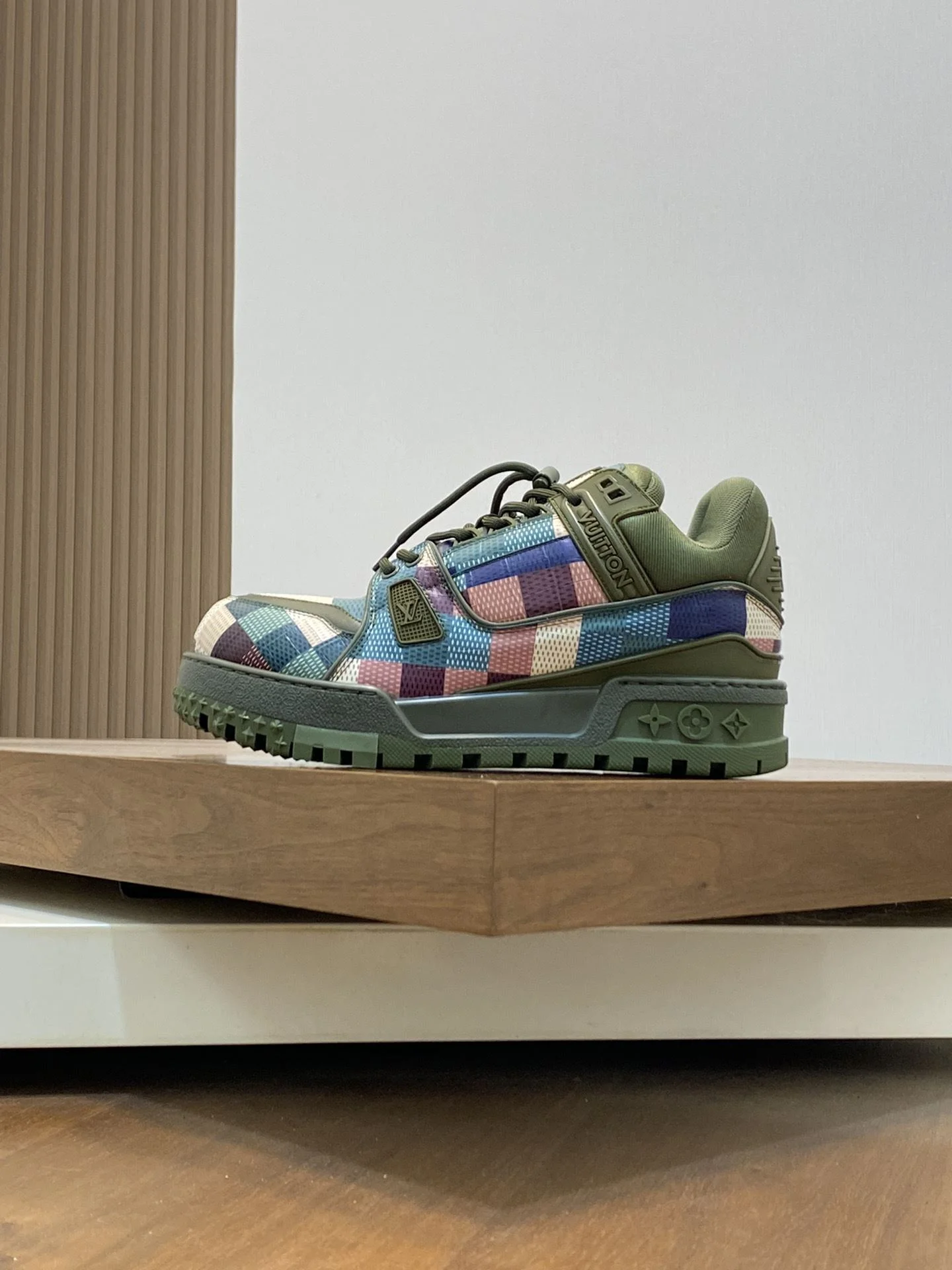 Louis Vuitton Trainer Sneaker Affordable 31005