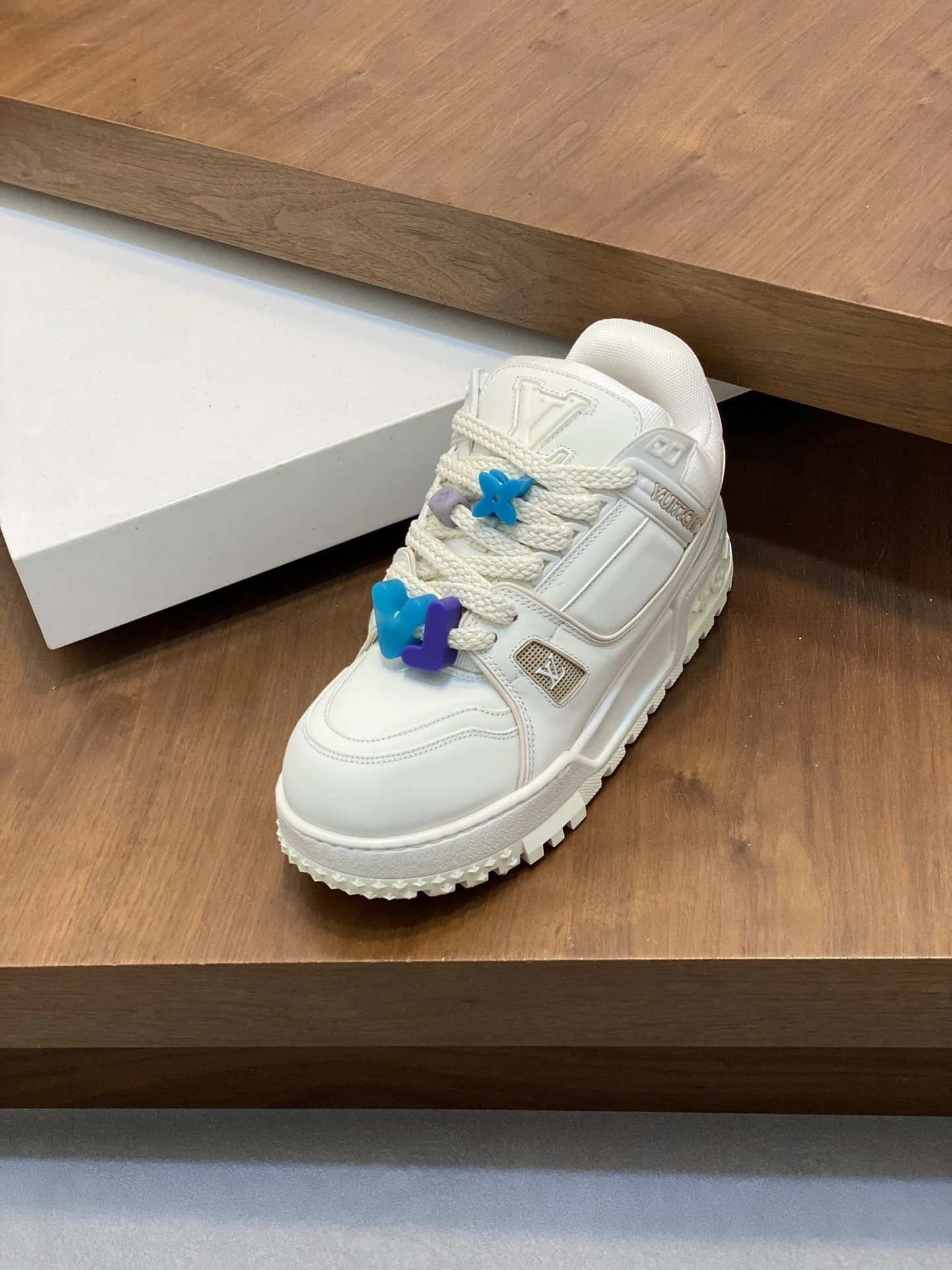 Cozy Louis Vuitton Trainer Sneaker 31013