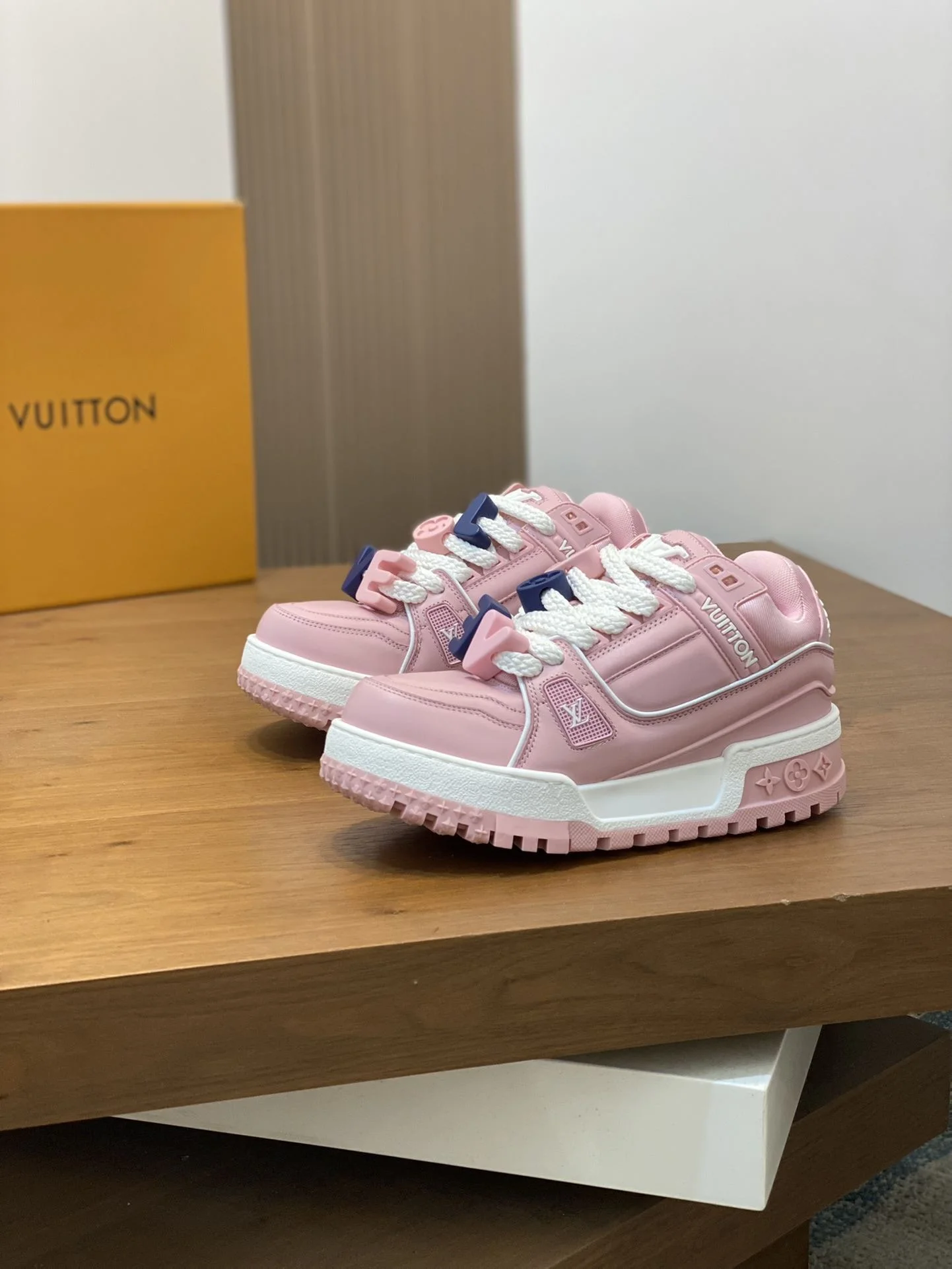 Louis Vuitton Trainer Sneaker Bold 30989
