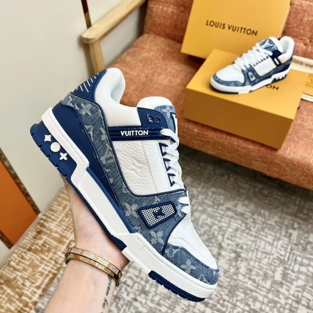 NewStyle Louis Vuitton Trainer Sneaker 31016