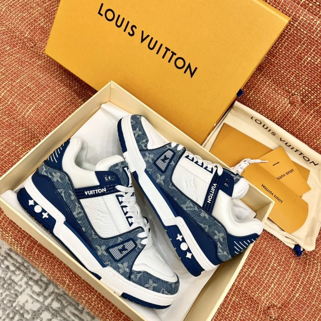 NewStyle Louis Vuitton Trainer Sneaker 31016
