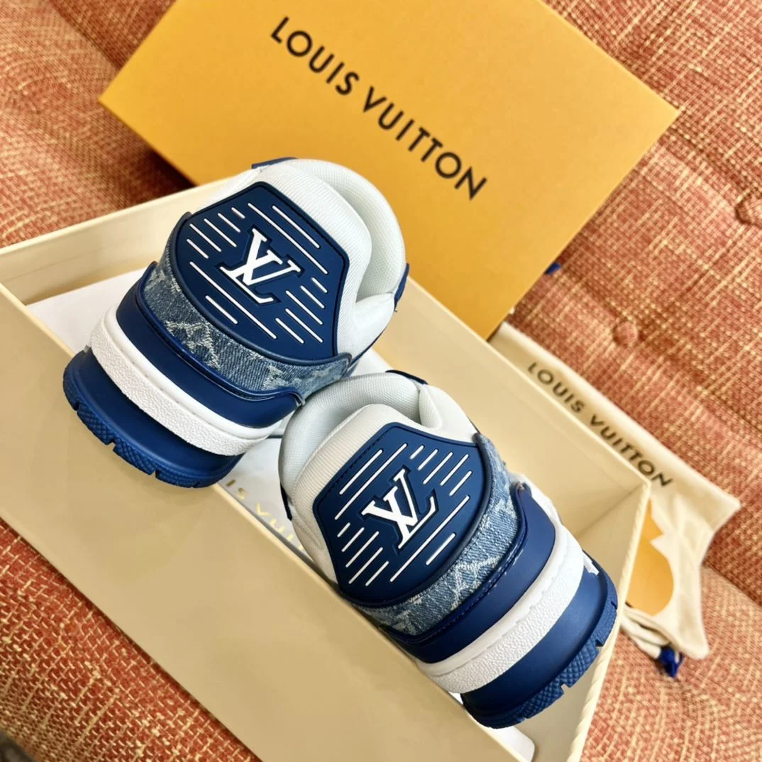 NewStyle Louis Vuitton Trainer Sneaker 31016