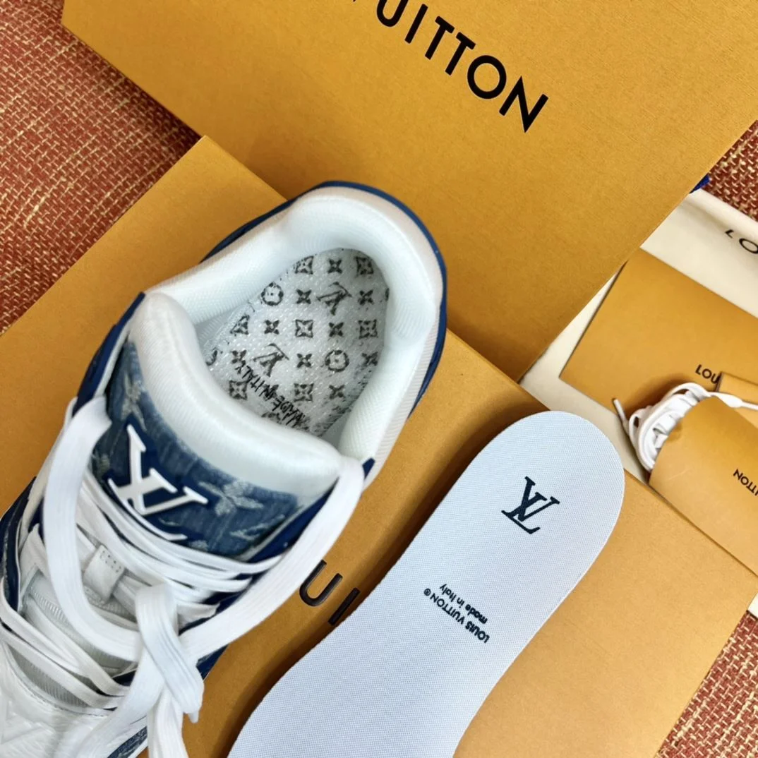 NewStyle Louis Vuitton Trainer Sneaker 31016