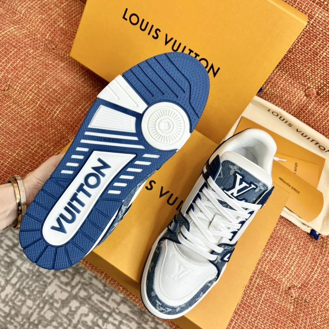 NewStyle Louis Vuitton Trainer Sneaker 31016