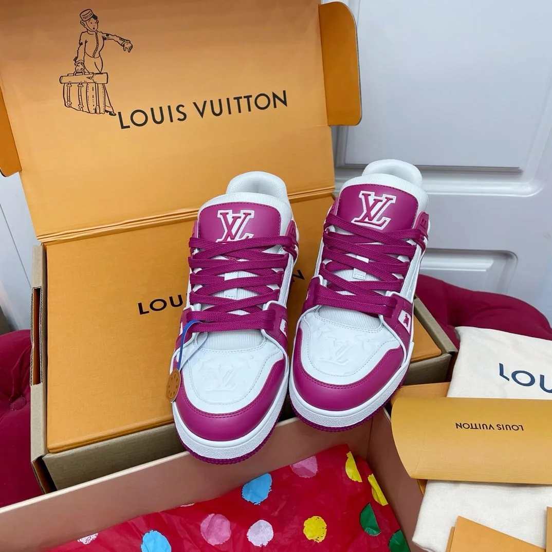 Sophisticated Louis Vuitton Trainer Sneaker 30987