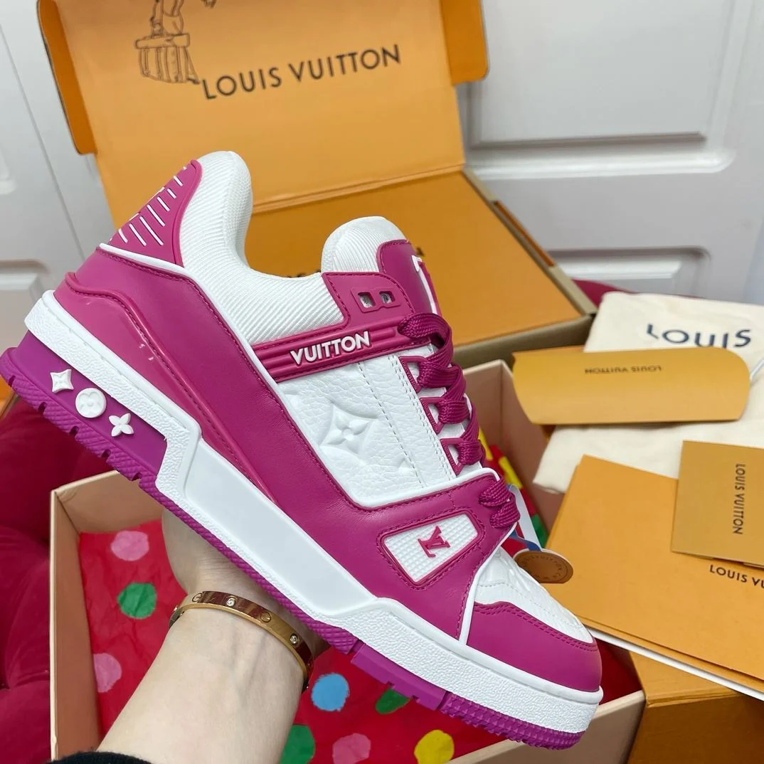 Sophisticated Louis Vuitton Trainer Sneaker 30987